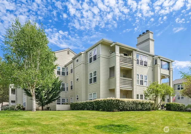 Photo 2 of Condo for sale at 4109 224th Lane Se #213, Issaquah, WA 98029 | MLS# NWM2373184 | Listing updated on 2026-09-17