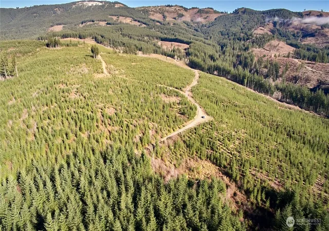 Photo 1 of Sale Pending at 4 Ne Jones Crk Rd, Camas, WA 98607 | MLS# NWM2376951 | Listing updated on 2026-09-28