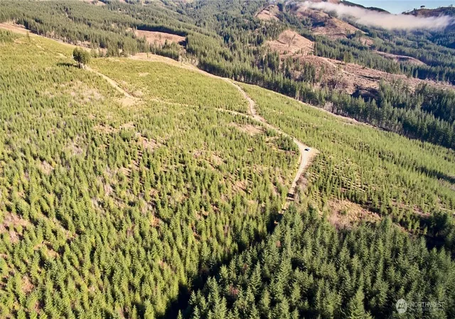 Photo 2 of Sale Pending at 4 Ne Jones Crk Rd, Camas, WA 98607 | MLS# NWM2376951 | Listing updated on 2026-09-28
