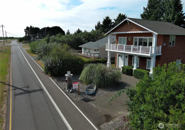 Photo 2 of Single family home for sale at 208 Taurus Blvd Sw, Ocean Shores, WA 98569 | MLS# NWM2379881 | Listing updated on 2026-09-17