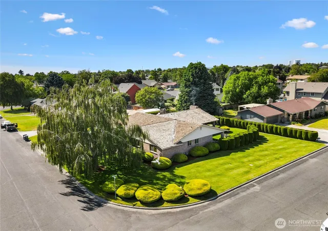 Single family home for sale at 1525 E Catalpa St, Othello, WA 99344 | MLS# NWM2382927