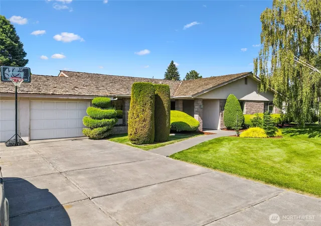 Photo 3 of Contingent at 1525 E Catalpa St, Othello, WA 99344 | MLS# NWM2382927 | Listing updated on 2026-09-17