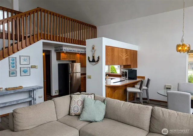 Photo 3 of Single family home for sale at 1249 E Ocean Shrs Blvd SW, Ocean Shores, WA 98569 | MLS# NWM2382959 | Listing updated on 2026-09-17