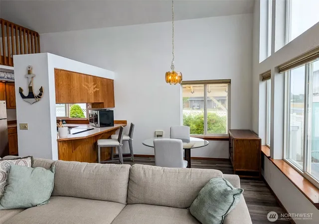 Photo 4 of Single family home for sale at 1249 E Ocean Shrs Blvd SW, Ocean Shores, WA 98569 | MLS# NWM2382959 | Listing updated on 2026-09-17
