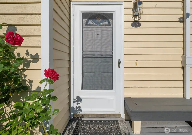 Photo 2 of Townhouse for sale at 10030 Ne 120th Street #J2, Kirkland, WA 98034 | MLS# NWM2385457 | Listing updated on 2026-09-17