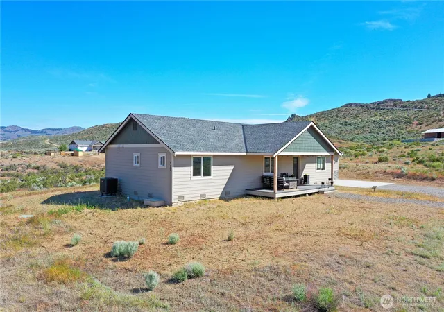 Photo 3 of Single family home for sale at 212 Hubbard Rd, Riverside, WA 98849 | MLS# NWM2385707 | Listing updated on 2026-09-17