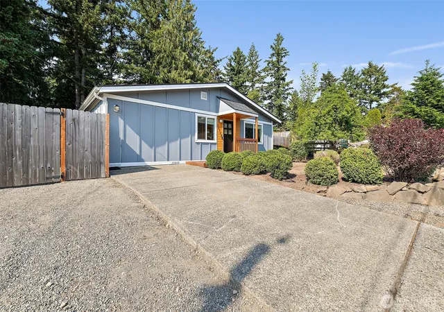 Photo 3 of Single family home for sale at 11720 SE 272nd Place, Kent, WA 98030 | MLS# NWM2387516 | Listing updated on 2026-09-17