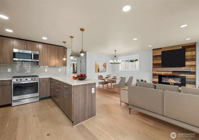 Photo 4 of Single family home for sale at 11720 SE 272nd Place, Kent, WA 98030 | MLS# NWM2387516 | Listing updated on 2026-09-17