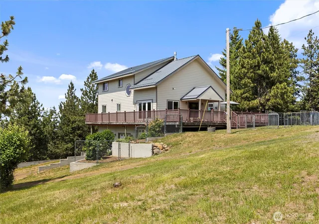Photo 2 of Single family home for sale at 6379 Lewis Peak Rd, Waitsburg, WA 99361 | MLS# NWM2388185 | Listing updated on 2026-09-17