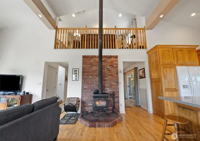 Photo 4 of Single family home for sale at 6379 Lewis Peak Rd, Waitsburg, WA 99361 | MLS# NWM2388185 | Listing updated on 2026-09-17
