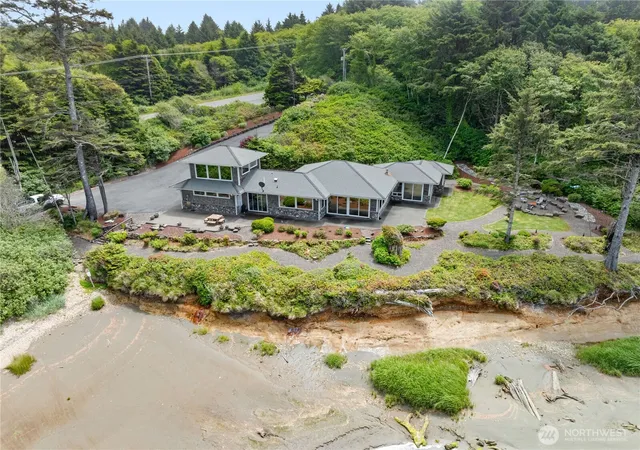 Photo 2 of Single family home for sale at 6 Diamond Dr, Pacific Beach, WA 98571 | MLS# NWM2388711 | Listing updated on 2026-09-17