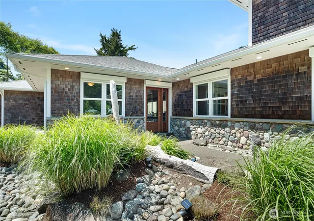 Photo 3 of Single family home for sale at 6 Diamond Dr, Pacific Beach, WA 98571 | MLS# NWM2388711 | Listing updated on 2026-09-17