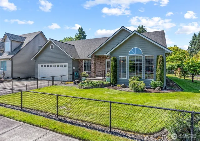 Photo 3 of Single family home for sale at 2951 Premiere Pl, Longview, WA 98632 | MLS# NWM2389229 | Listing updated on 2026-09-17