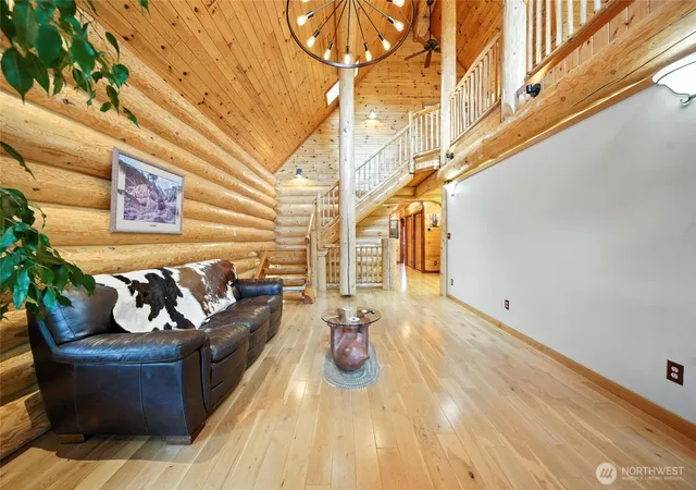 Photo 4 of Single family home for sale at 1025 Orchard St, Waitsburg, WA 99361 | MLS# NWM2393289 | Listing updated on 2026-09-17