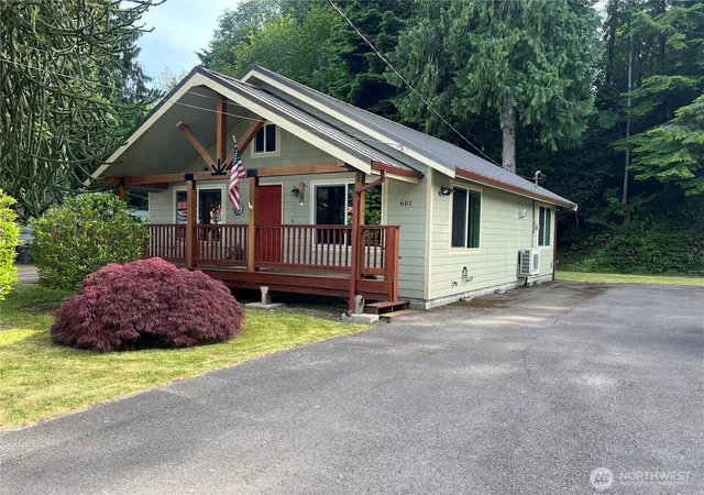 Photo 3 of Single family home for sale at 601 Mountain Trl Rd, Brinnon, WA 98320 | MLS# NWM2393339 | Listing updated on 2026-09-17