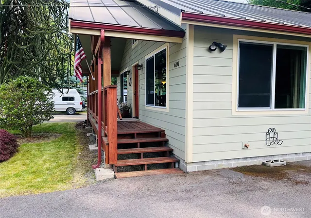 Photo 3 of Single family home for sale at 601 Mountain Trl Rd, Brinnon, WA 98320 | MLS# NWM2393339 | Listing updated on 2026-09-17
