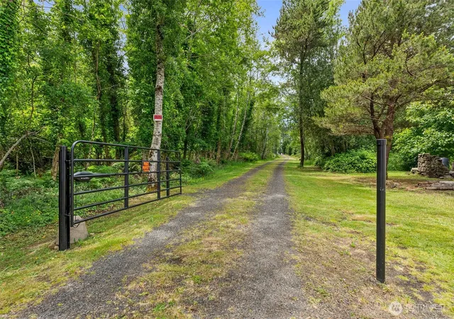 Photo 3 of Single family home for sale at 441 Bay Ctr Rd, South Bend, WA 98587 | MLS# NWM2393554 | Listing updated on 2026-09-17