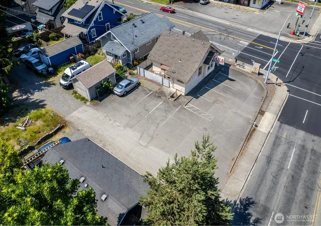 Photo 4 of Single family home for sale at 3606 S 12th Street, Tacoma, WA 98405 | MLS# NWM2395592 | Listing updated on 2026-09-17