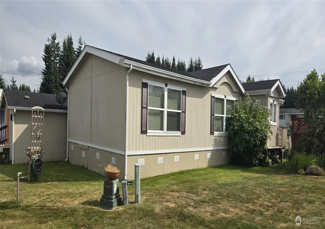 Photo 3 of Manufactured home for sale at 57 Clemons Rd #17, Montesano, WA 98563 | MLS# NWM2396190 | Listing updated on 2026-09-29