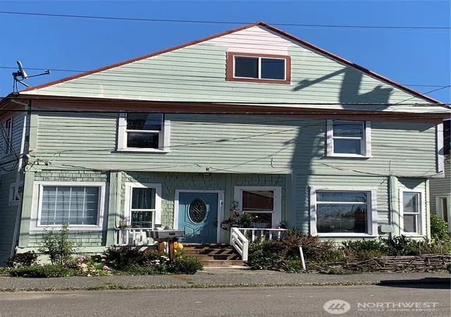 Photo 1 of Sale Pending at 316 N F, Aberdeen, WA 98520 | MLS# NWM2397226 | Listing updated on 2026-10-01