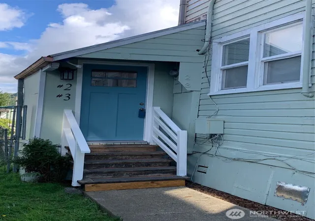 Photo 2 of Sale Pending at 316 N F, Aberdeen, WA 98520 | MLS# NWM2397226 | Listing updated on 2026-10-01