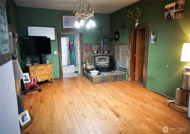 Photo 4 of Single family home for sale at 1112 Loomis Oroville Rd, Loomis, WA 98827 | MLS# NWM2397658 | Listing updated on 2026-09-17