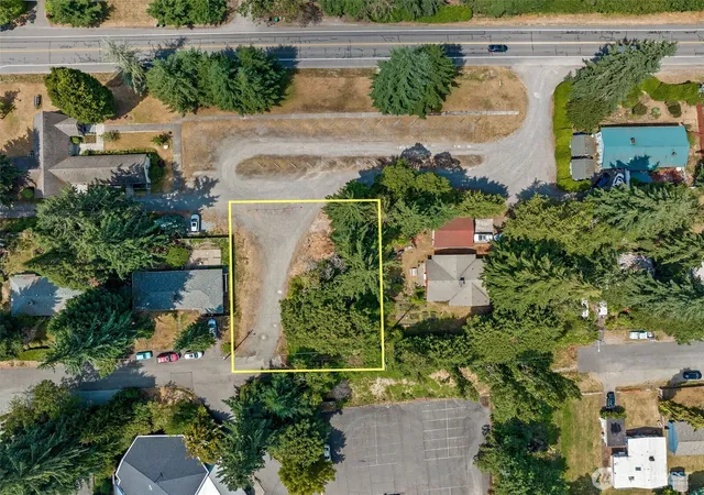 Photo 2 of Sale Pending at 206 1st Place S, Des Moines, WA 98198 | MLS# NWM2398111 | Listing updated on 2026-09-29