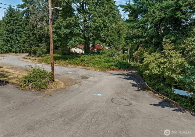 Photo 3 of Sale Pending at 206 1st Place S, Des Moines, WA 98198 | MLS# NWM2398111 | Listing updated on 2026-09-29