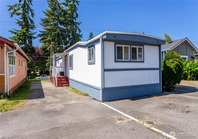 Photo 1 of Manufactured home for sale at 5920 200th Street Sw #37, Lynnwood, WA 98036 | MLS# NWM2402488 | Listing updated on 2026-10-01