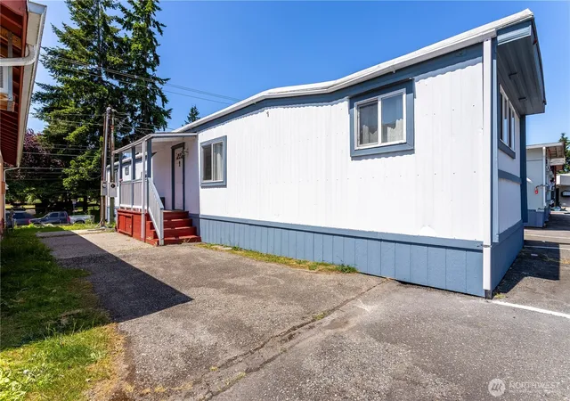 Photo 2 of Manufactured home for sale at 5920 200th Street Sw #37, Lynnwood, WA 98036 | MLS# NWM2402488 | Listing updated on 2026-10-01