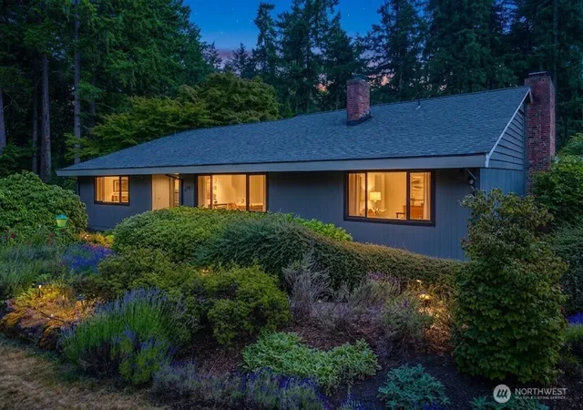 Photo 2 of Single family home for sale at 6702 77th Street W, Lakewood, WA 98499 | MLS# NWM2402888 | Listing updated on 2026-10-03