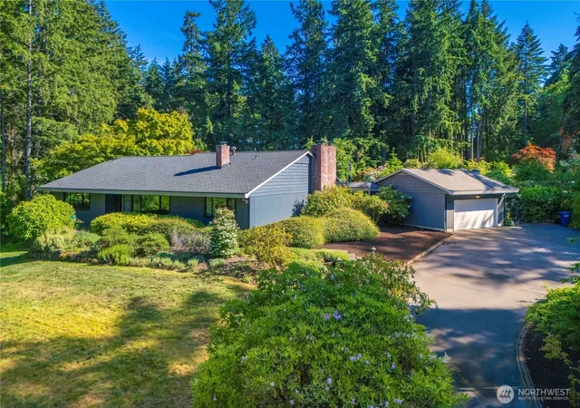Photo 4 of Single family home for sale at 6702 77th Street W, Lakewood, WA 98499 | MLS# NWM2402888 | Listing updated on 2026-10-03