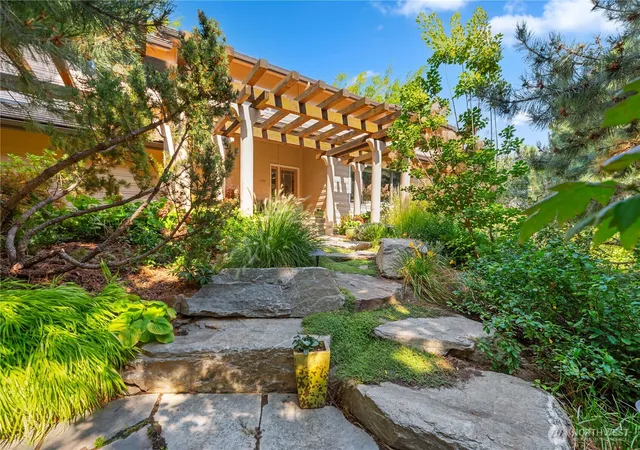 Photo 2 of Single family home for sale at 1100 Pitcher Cyn Rd, Wenatchee, WA 98801 | MLS# NWM2402993 | Listing updated on 2026-09-18