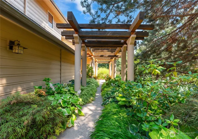 Photo 3 of Single family home for sale at 1100 Pitcher Cyn Rd, Wenatchee, WA 98801 | MLS# NWM2402993 | Listing updated on 2026-09-18