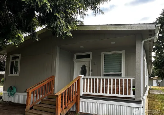 Photo 2 of Manufactured home for sale at 1720 Maple Ln #33, Kent, WA 98030 | MLS# NWM2403587 | Listing updated on 2026-09-17