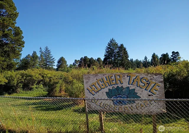 Photo 2 of Single family home for sale at 30431 38th Avenue S, Auburn, WA 98001 | MLS# NWM2405143 | Listing updated on 2026-09-17