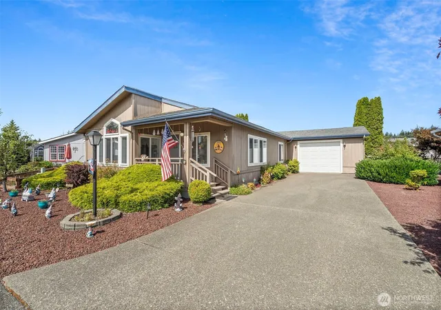 Photo 2 of Manufactured home for sale at 4 Christmas Tree Ln, Shelton, WA 98584 | MLS# NWM2405329 | Listing updated on 2026-09-17