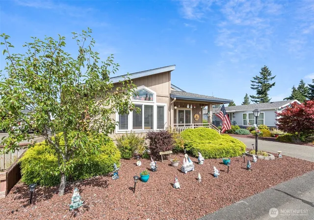 Photo 3 of Manufactured home for sale at 4 Christmas Tree Ln, Shelton, WA 98584 | MLS# NWM2405329 | Listing updated on 2026-09-17
