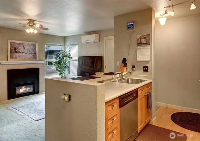 Photo 3 of Condo for sale at 9805 Avondale Rd Ne #T254, Redmond, WA 98052 | MLS# NWM2405460 | Listing updated on 2026-09-30