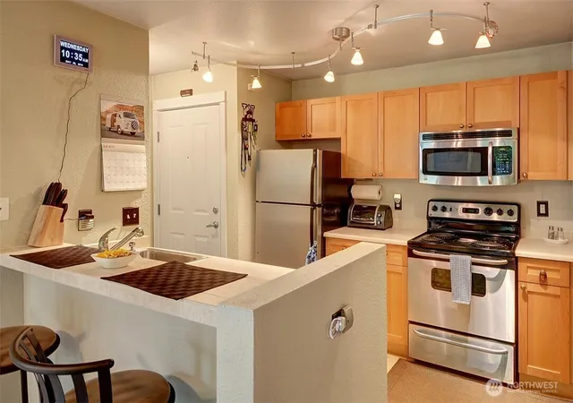 Photo 3 of Condo for sale at 9805 Avondale Rd NE #T254, Redmond, WA 98052 | MLS# NWM2405460 | Listing updated on 2026-09-30
