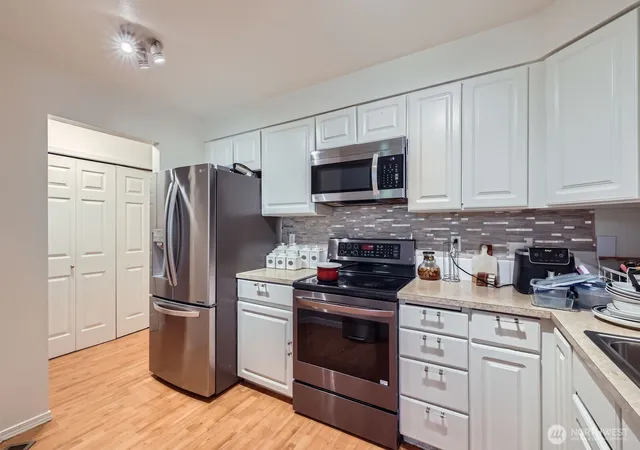 Photo 3 of Townhouse for sale at 1131 115th Street SW #J3, Everett, WA 98204 | MLS# NWM2408925 | Listing updated on 2026-09-17