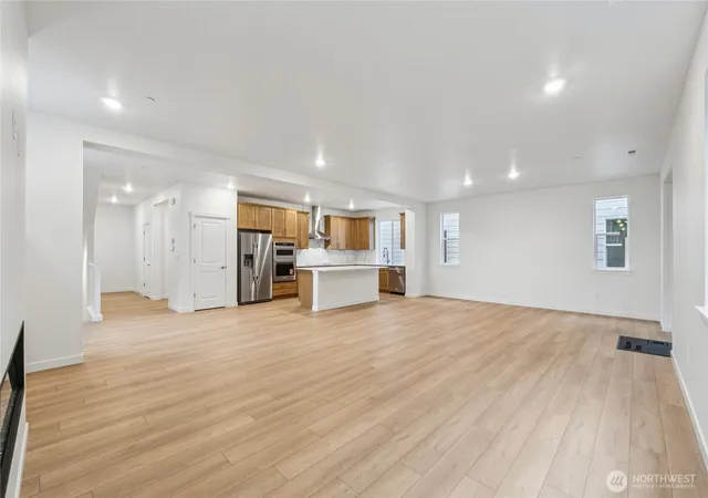 Photo 4 of Condo for sale at 24237 13th Avenue SE #CR25, Bothell, WA 98021 | MLS# NWM2408931 | Listing updated on 2026-09-17