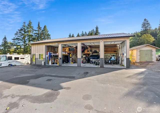 Photo 2 of Single family home for sale at 173 Beach Rd, Mossyrock, WA 98564 | MLS# NWM2409363 | Listing updated on 2026-09-17