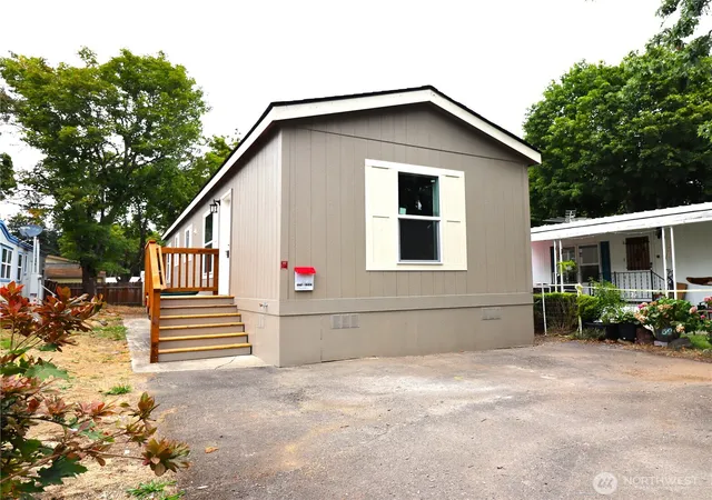 Photo 1 of Manufactured home for sale at 3909 E 4th Plain Blvd #47, Vancouver, WA 98661 | MLS# NWM2409671 | Listing updated on 2026-09-17