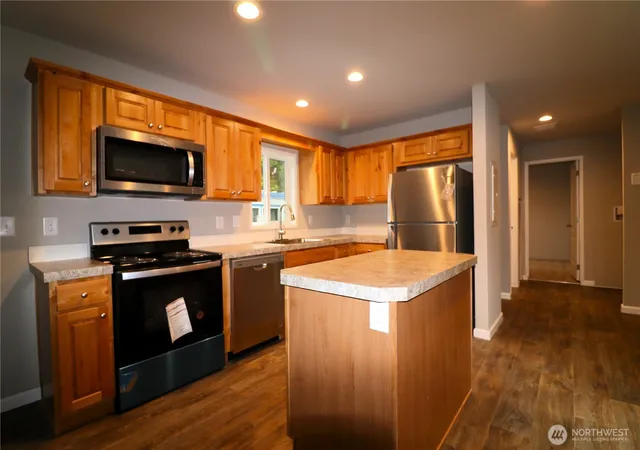 Photo 4 of Manufactured home for sale at 3909 E 4th Plain Blvd #47, Vancouver, WA 98661 | MLS# NWM2409671 | Listing updated on 2026-09-17