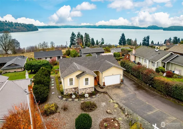 Photo 2 of Single family home for sale at 539 Birch St, Oak Harbor, WA 98277 | MLS# NWM2410036 | Listing updated on 2026-09-17