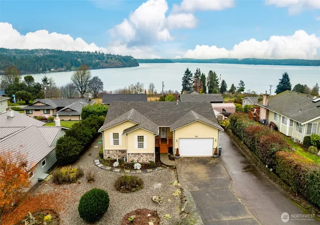 Photo 3 of Single family home for sale at 539 Birch St, Oak Harbor, WA 98277 | MLS# NWM2410036 | Listing updated on 2026-09-17