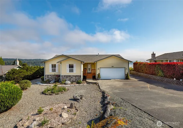 Photo 3 of Single family home for sale at 539 Birch St, Oak Harbor, WA 98277 | MLS# NWM2410036 | Listing updated on 2026-09-17