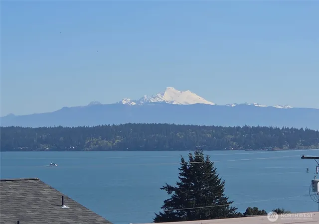 Photo 4 of Single family home for sale at 539 Birch St, Oak Harbor, WA 98277 | MLS# NWM2410036 | Listing updated on 2026-09-17