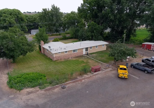 Photo 3 of Single family home for sale at 5788 Ne Rd K, Moses Lake, WA 98837 | MLS# NWM2411249 | Listing updated on 2026-09-17